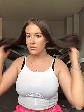 PinkVelvetx online show from April 8, 2026, 5:25 pm