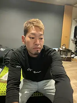 ryuaaaaa online show from May 6, 2026, 4:11 pm
