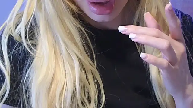 Snapshot of KarmaArms chatting on March 7, 2026, 1:01 am KarmaArms online show from March 7, 2026, 1:01 am