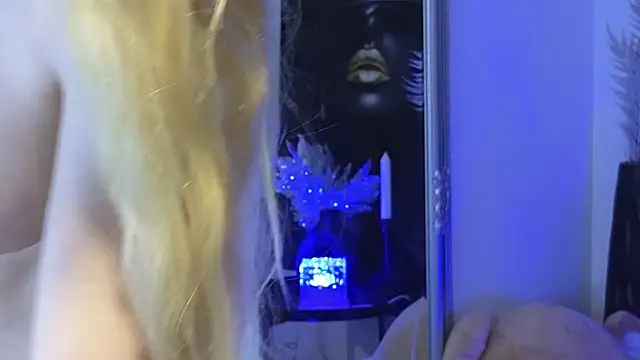 Snapshot of KarmaArms chatting on March 12, 2026, 1:15 pm KarmaArms online show from March 12, 2026, 1:15 pm