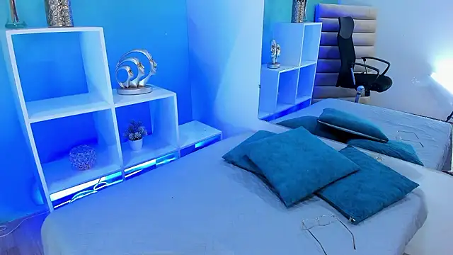 Snapshot of April_Swett chatting on March 7, 2026, 12:32 pm April Swett online show from March 7, 2026, 12:32 pm