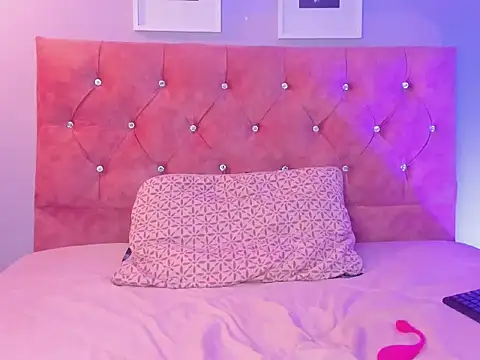 lilirousee online show from March 11, 2026, 7:08 pm