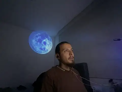 Maximo Garcia17 online show from August 10, 2026, 1:56 am