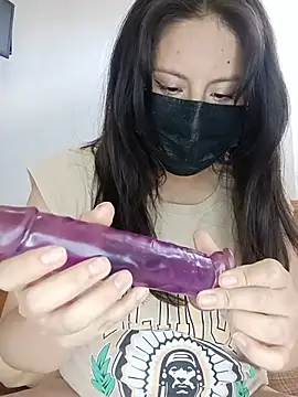 Rosyshadow online show from May 13, 2026, 9:33 pm