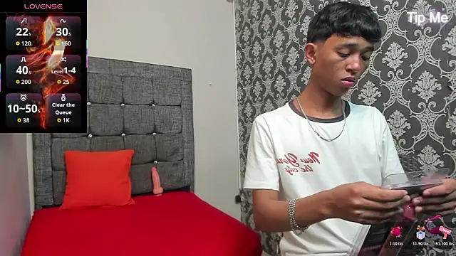 Little Twink19x online show from April 9, 2026, 7:09 pm