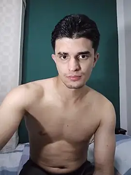 SebastianSkyler online show from April 8, 2026, 11:01 am