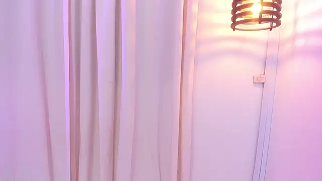 Zarayjewell  online show from February 25, 2026, 2:34 am