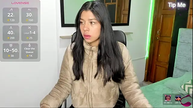 Aysha winxs online show from February 25, 2026, 3:51 am