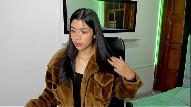 Aysha winxs online show from February 24, 2026, 3:40 am