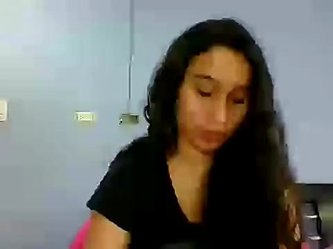 scarlettscottx  online show from April 25, 2026, 8:06 pm