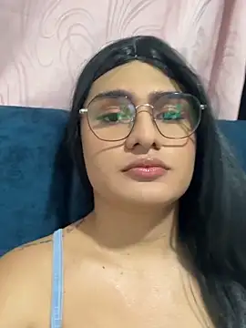 Emma Paez online show from May 5, 2026, 4:59 am