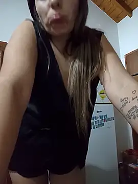 CamiliLuna online show from June 5, 2026, 3:22 am
