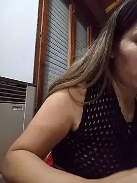 CamiliLuna online show from June 11, 2026, 5:04 am