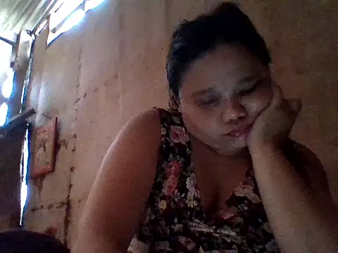 sweetlyn31 online show from May 23, 2026, 4:33 am