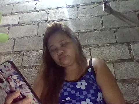sweetlyn31 online show from August 1, 2026, 9:46 pm