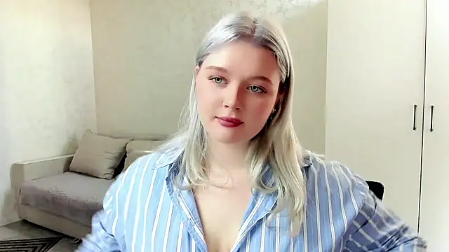 Snapshot of Ellilovv chatting on March 16, 2026, 5:44 am Ellilovv online show from March 16, 2026, 5:44 am