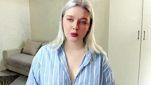 Snapshot of Ellilovv chatting on March 16, 2026, 4:31 am Ellilovv online show from March 16, 2026, 4:31 am