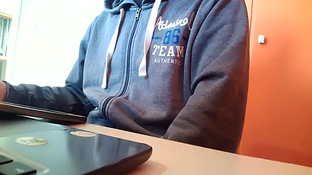 Snapshot of truble78 chatting on March 10, 2026, 1:59 pm truble78 online show from March 10, 2026, 1:59 pm