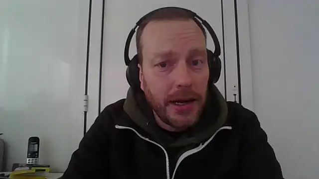 Snapshot of truble78 chatting on March 19, 2026, 9:42 am truble78 online show from March 19, 2026, 9:42 am