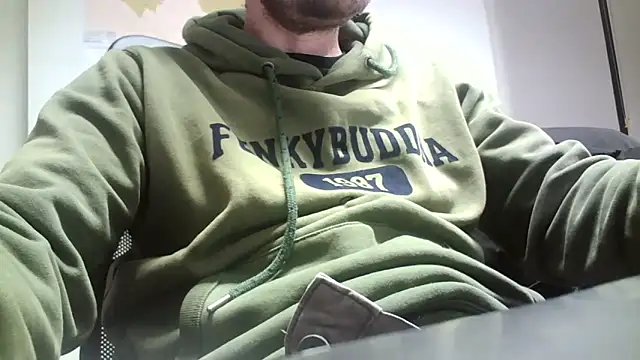 Snapshot of truble78 chatting on March 30, 2026, 5:25 pm truble78 online show from March 30, 2026, 5:25 pm