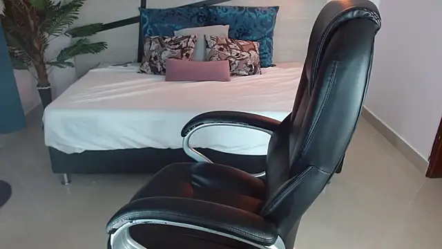 Anne blake online show from April 27, 2026, 12:14 pm