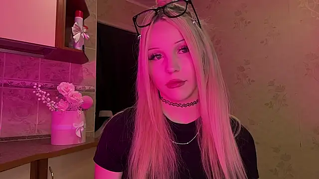 MysticKris online show from March 24, 2026, 6:41 pm