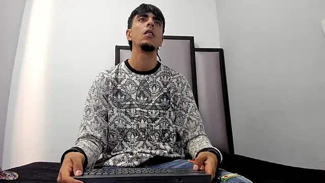 Snapshot of Endrick-23 chatting on April 15, 2026, 3:12 am Endrick-23 online show from April 15, 2026, 3:12 am