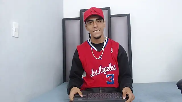 Snapshot of Endrick-23 chatting on March 24, 2026, 3:39 am Endrick-23 online show from March 24, 2026, 3:39 am