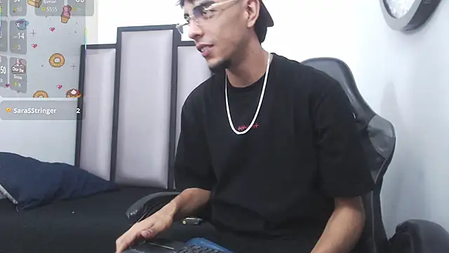 Snapshot of Endrick-23 chatting on March 26, 2026, 3:38 am Endrick-23 online show from March 26, 2026, 3:38 am