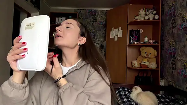 poly princess online show from April 3, 2026, 8:21 am