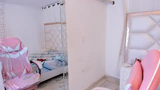 Snapshot of michelleblair1 chatting on March 2, 2026, 1:18 pm michelleblair1 online show from March 2, 2026, 1:18 pm