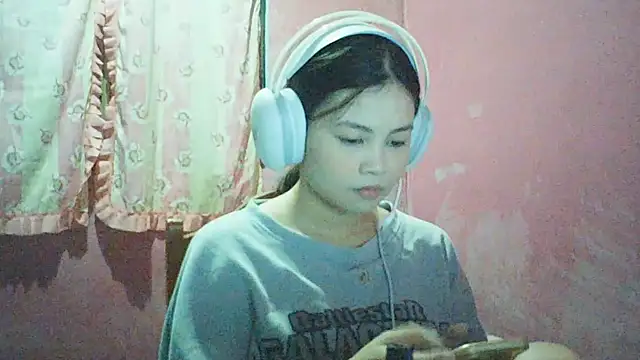 DessertFlower online show from May 11, 2026, 3:41 am