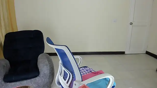 Snapshot of merijaslin chatting on March 19, 2026, 12:43 am merijaslin online show from March 19, 2026, 12:43 am