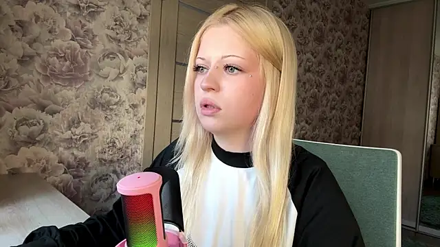 JeneeBIanks online show from March 26, 2026, 12:03 pm