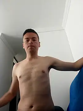 Snapshot of Damiianm chatting on February 23, 2026, 3:56 pm Damiianm online show from February 23, 2026, 3:56 pm