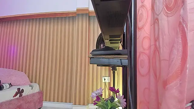 Snapshot of scarlett_kiss_ chatting on February 26, 2026, 6:19 pm scarlett kiss online show from February 26, 2026, 6:19 pm