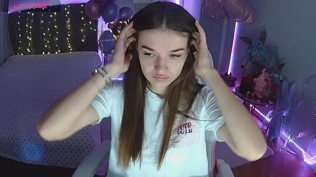 Snapshot of Ann_Wood chatting on March 5, 2026, 7:49 am Ann Wood online show from March 5, 2026, 7:49 am