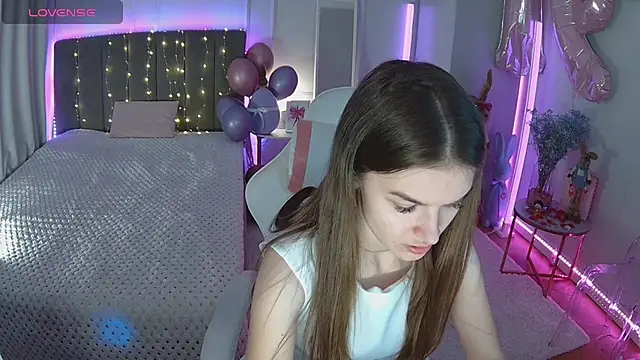 Snapshot of Ann_Wood chatting on April 2, 2026, 6:53 am Ann Wood online show from April 2, 2026, 6:53 am