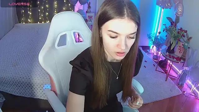 Snapshot of Ann_Wood chatting on March 16, 2026, 7:45 am Ann Wood online show from March 16, 2026, 7:45 am