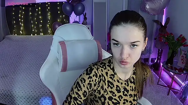 Snapshot of Ann_Wood chatting on March 10, 2026, 7:23 am Ann Wood online show from March 10, 2026, 7:23 am