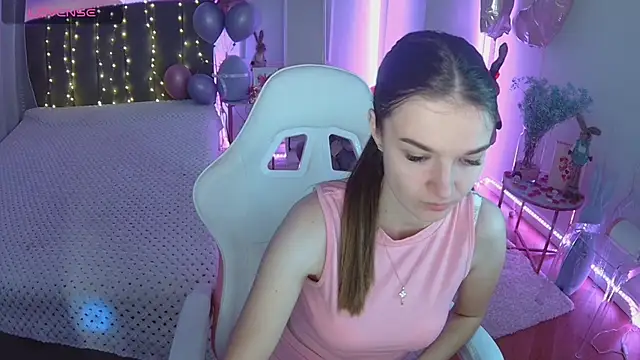 Snapshot of Ann_Wood chatting on March 18, 2026, 7:11 am Ann Wood online show from March 18, 2026, 7:11 am