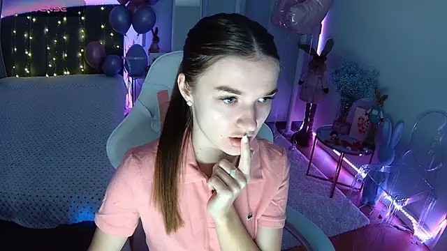 Snapshot of Ann_Wood chatting on March 9, 2026, 6:50 am Ann Wood online show from March 9, 2026, 6:50 am