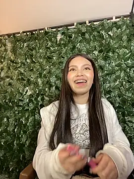 Snapshot of Mady_Pink chatting on March 14, 2026, 4:18 am Mady Pink online show from March 14, 2026, 4:18 am