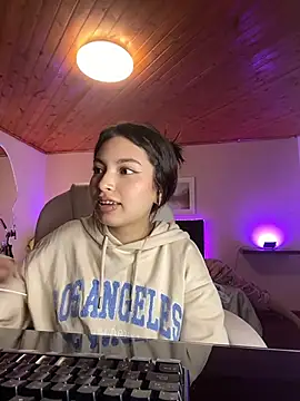 Snapshot of Mady_Pink chatting on March 17, 2026, 4:26 am Mady Pink online show from March 17, 2026, 4:26 am