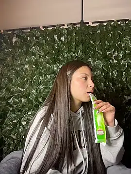 Snapshot of Mady_Pink chatting on April 1, 2026, 4:25 am Mady Pink online show from April 1, 2026, 4:25 am