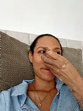 ScarletthSmith online show from April 24, 2026, 6:43 pm
