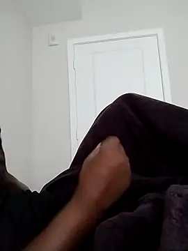 Snapshot of makeherfeelg chatting on March 31, 2026, 2:08 pm makeherfeelg online show from March 31, 2026, 2:08 pm