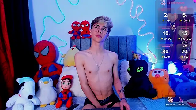 Snapshot of Callum_777 chatting on April 3, 2026, 7:37 am Callum 777 online show from April 3, 2026, 7:37 am