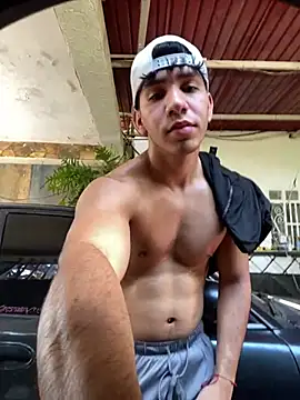 Alejandrososas online show from July 26, 2026, 7:21 pm