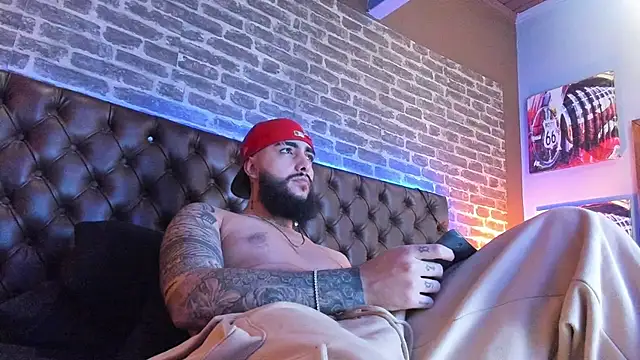 Snapshot of SantiagoHincapiie chatting on March 8, 2026, 4:27 am SantiagoHincapiie online show from March 8, 2026, 4:27 am